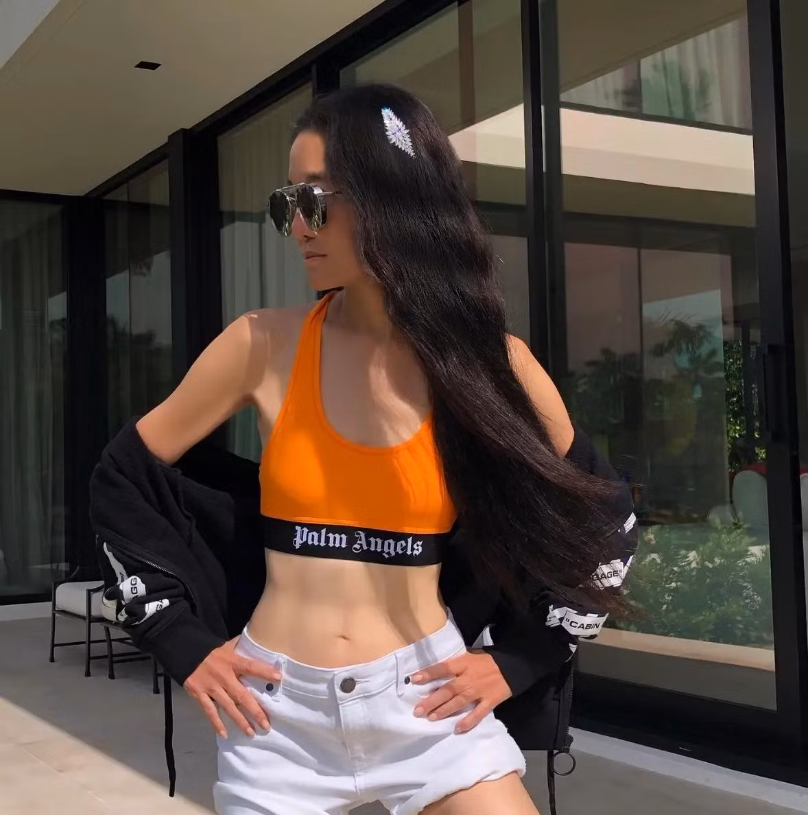 Vera Wang va buc anh khoe co bung o tuoi 71