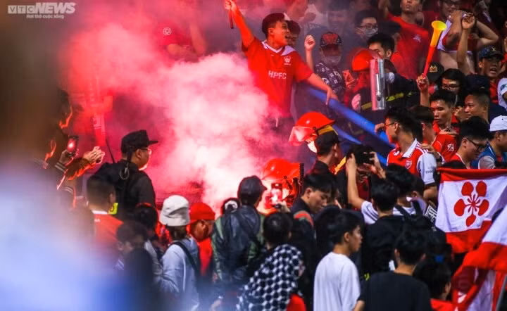 Thong tin 'xin ve' lam CDV Hai Phong qua khich, dot phao sang