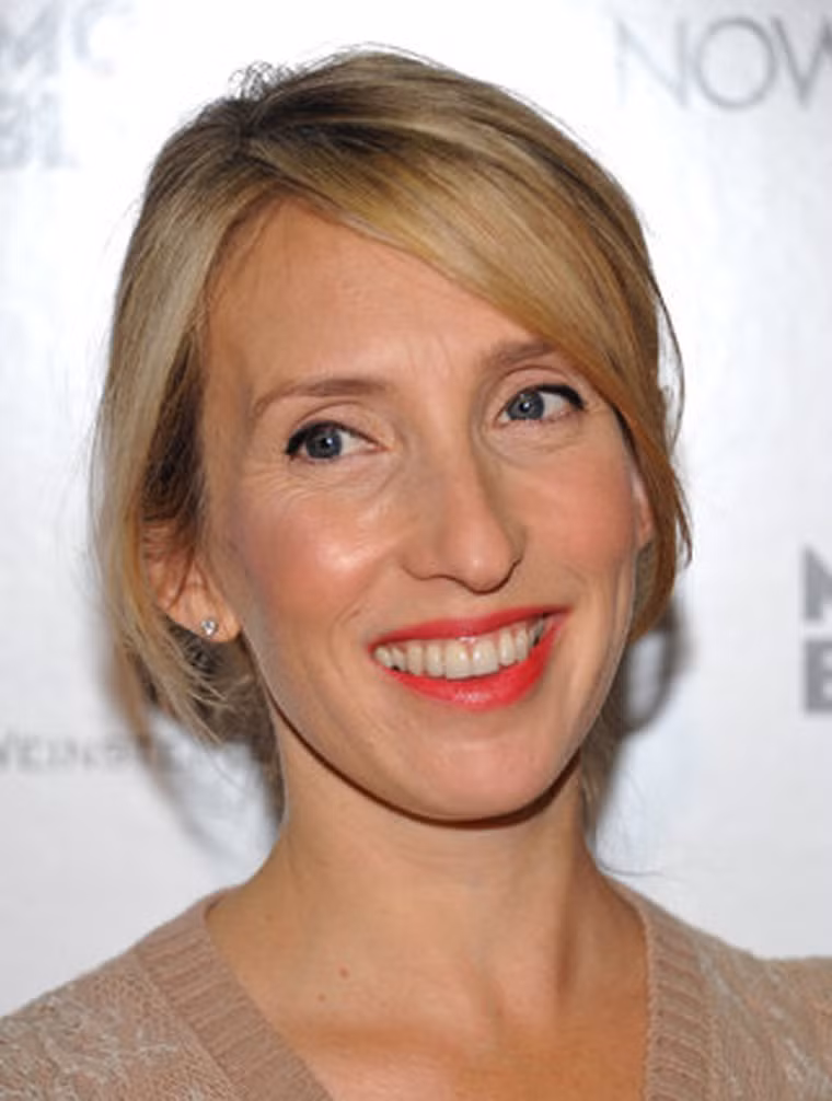 Sam Taylor-Johnson. Sam Taylor từng chiến đấu khốc liệt với căn bệnh ung thư đến hai lần. Lần đầu tiên là ung thư đại tràng năm 1997 và lần ung thư vú thứ hai vào năm 2000, ngay sau khi sinh bé gái đầu tiên vài tuần. Để sống sót, Sam Taylor buộc phải tiến hành phẫu thuật và hóa trị trong vòng 6 tháng.