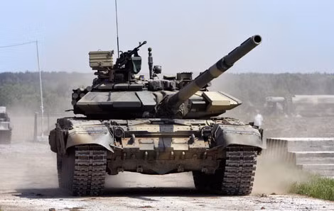 Xe tăng chiến đấu chủ lực T-90.