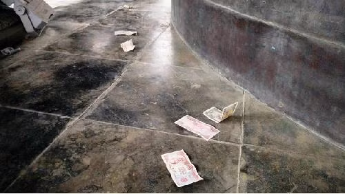 Nếu bạn vô tình đem những thứ đó về nhà thì chẳng khác nào nào rước xui xẻo của người khác vào mình. 