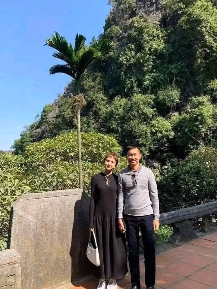 HOT: Hien Ho xuat hien giua tam bao, thai do ra sao?-Hinh-9