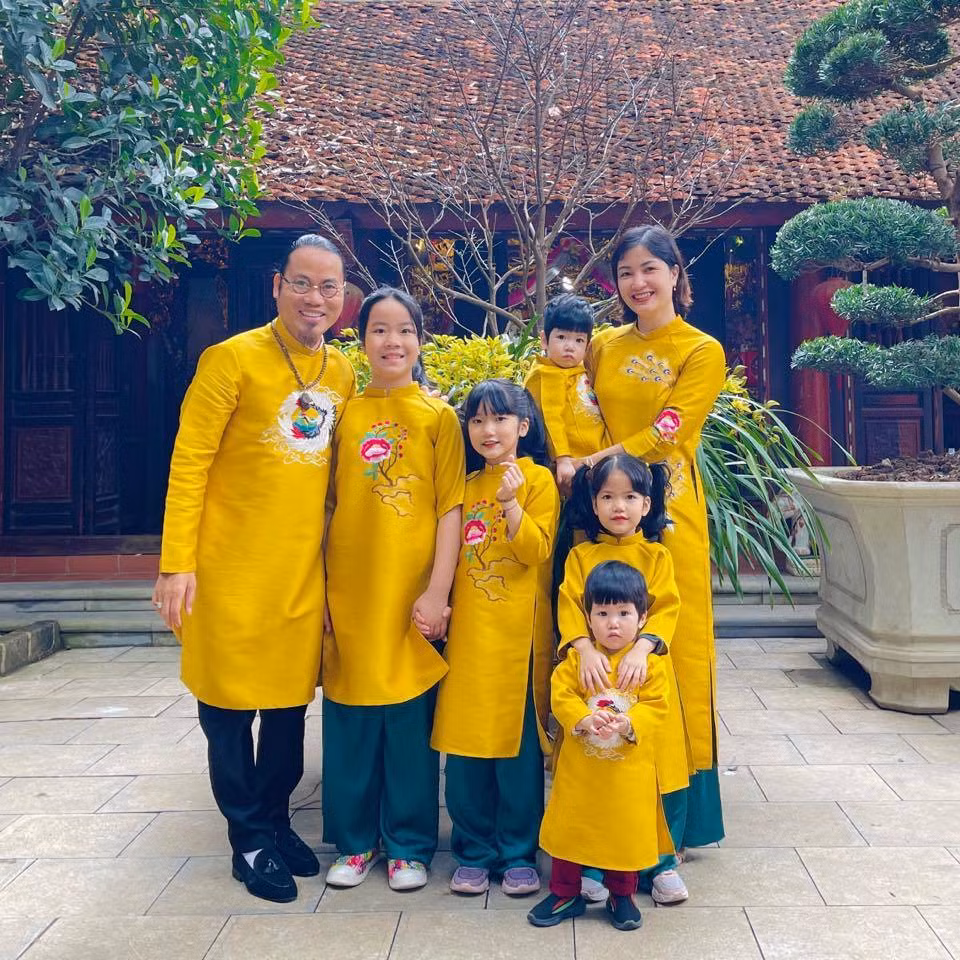 Bat mi nguoi vo kin tieng sinh 5 con cho nghe si Vuong Rau-Hinh-11