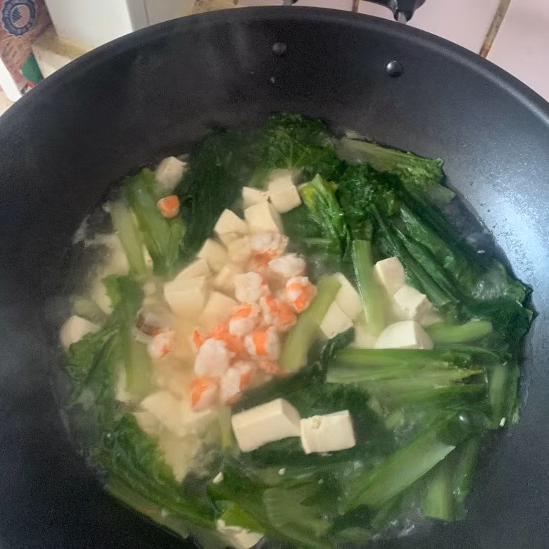 Cach moi nau canh rau cai voi tom vua ngon lai la mieng-Hinh-5