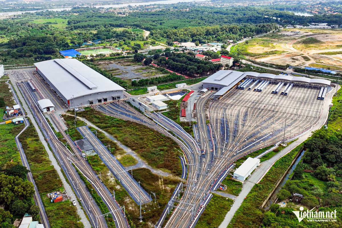 Depot Long Bình của tuyến metro số 1 Bến Thành - Suối Tiên được đặt tại phường Long Bình, TP Thủ Đức là trung tâm điều khiển, bảo dưỡng và sửa chữa tàu lớn nhất TPHCM.
