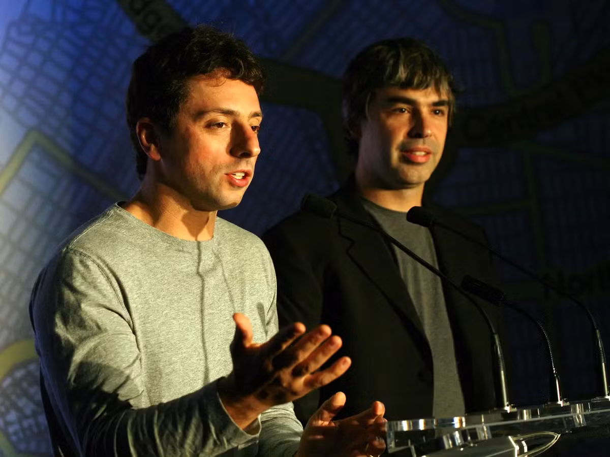 Tỷ phú Sergey Brin hiện sở hữu du thuyền trị giá hơn 76 triệu USD có tên Dragonfly. Dài hơn 73 m và có rạp chiếu phim ngoài trời, cùng với bể sục và boong tắm nắng có thể chuyển đổi thành sàn nhảy, du thuyền này có khả năng tiếp đón 14 hành khách cùng 16 thành viên thủy thủ đoàn. Ảnh: BI.