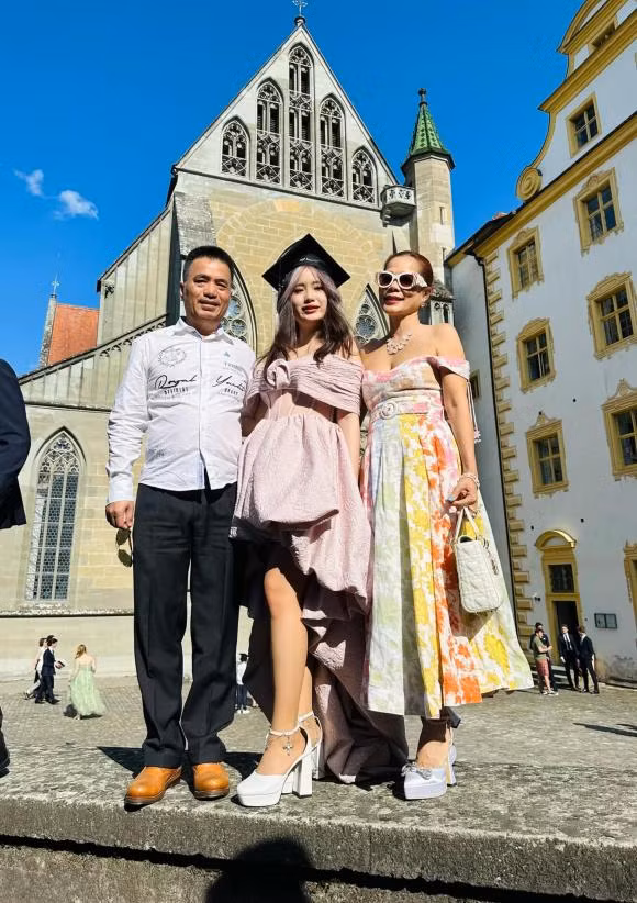Con gái Mỹ Lệ đỗ 5 trường Đại học, sexy hơn cả mẹ - Hình 5 Con gai My Le do 5 truong Dai hoc, sexy hon ca me-Hinh-5