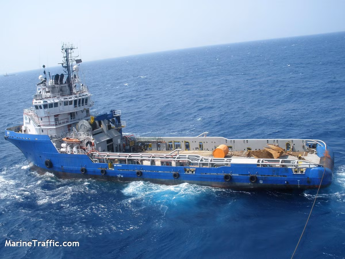 Ông Đỗ Văn Hậu, Tổng Giám đốc Tập đoàn Dầu khí Quốc gia Việt Nam, cho biết: Theo dự báo, khu vực vịnh Bắc Bộ có cấu tạo địa chất liền nhau, có khả năng có dầu khí. Trong ảnh là tàu kéo Đức Gia.