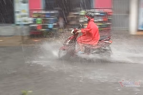 Du bao thoi tiet 2/7, mien Bac co noi mua rat to