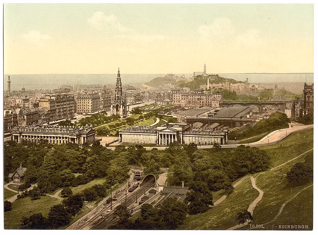 Quang cảnh thủ đô Edinburgh của Scotland nhìn từ lâu đài Edinburgh. Ảnh: Photoglob Zürich AG.