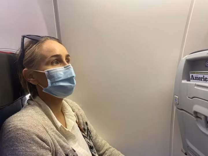 Cô tình đặt ghế cạnh cửa sổ khi đi máy bay để được ngắm mây và cái kết.
