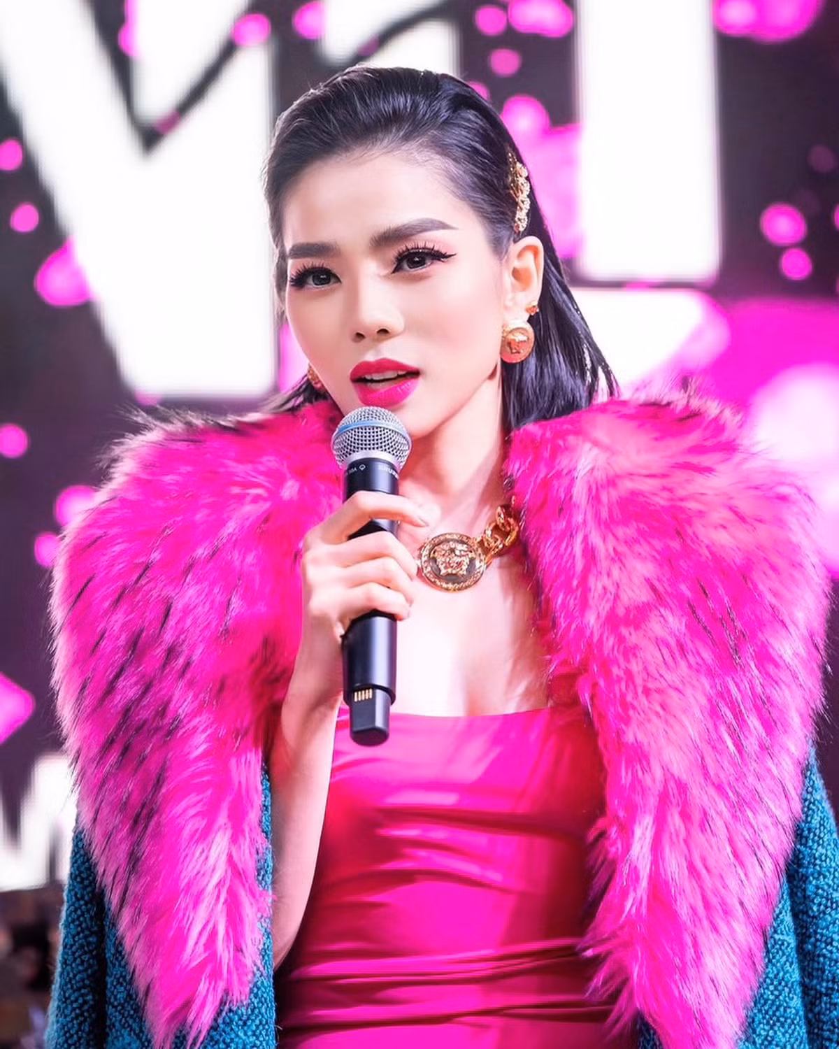 Lệ Quyên tự nhận mình là “cô bé màu hường".