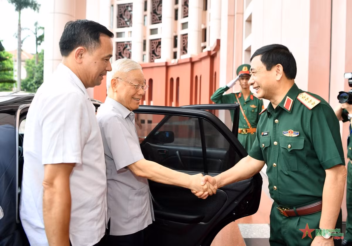 Tong Bi thu Nguyen Phu Trong chu tri Hoi nghi Quan uy Trung uong lan thu 6