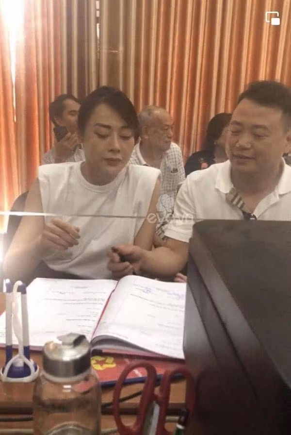 Dam cuoi Phuong Oanh - Shark Binh: Dia diem hon le gay bat ngo-Hinh-2
