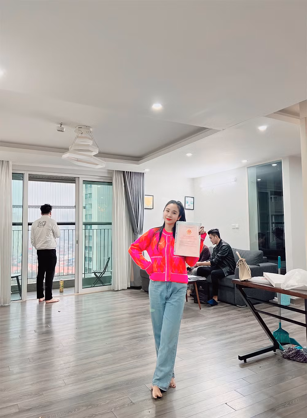 Thuy Dung - 9x tu bo cong viec van phong de kinh doanh online-Hinh-5