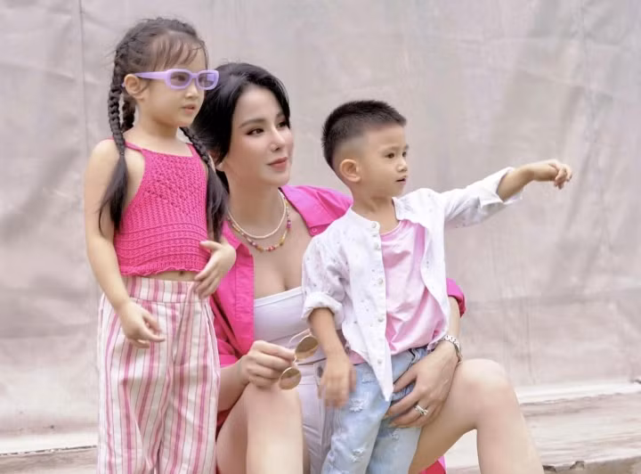 Diep Lam Anh duoc me tang nha de nuoi con sau ly hon-Hinh-3