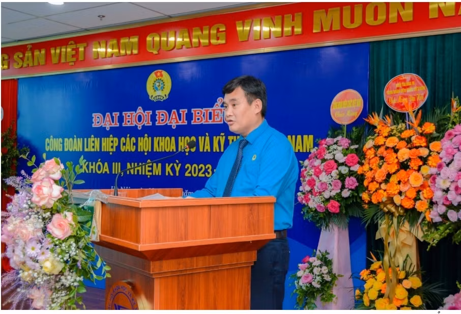 Dai hoi dai bieu Cong doan Lien hiep cac Hoi Viet Nam khoa III-Hinh-7