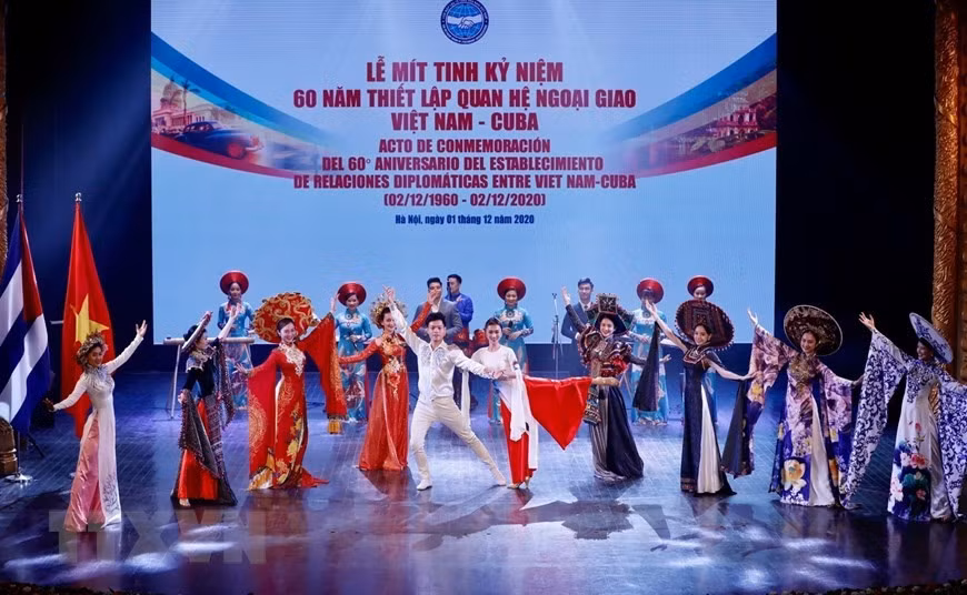 Míttinh kỷ niệm 60 năm Ngày thiết lập quan hệ ngoại giao Việt Nam - Cuba (02/12/1960-02/12/2020) tại Hà Nội. (Ảnh: Dương Giang/TTXVN).