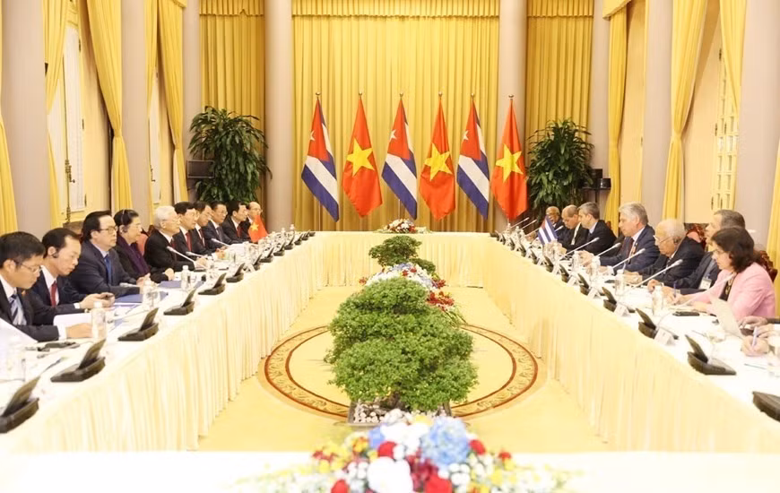 Tổng Bí thư, Chủ tịch nước Nguyễn Phú Trọng hội đàm với ông Miguel Mario Díaz-Canel Bermúdez, Chủ tịch Hội đồng Nhà nước và Hội đồng Bộ trưởng Cuba thăm hữu nghị chính thức Việt Nam từ ngày 8-10/11/2018. (Ảnh: Trí Dũng/TTXVN).