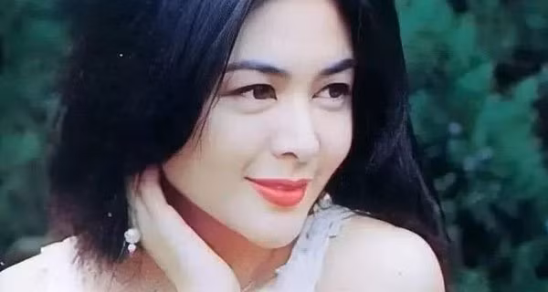 2 chỗ to ra, 2 chỗ chảy xệ cảnh báo phụ nữ đang lão hóa từng ngày 2 cho to ra, 2 cho chay xe canh bao phu nu dang lao hoa tung ngay