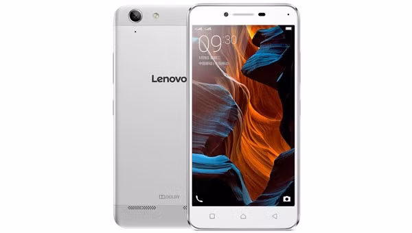 Cuộc chiến smartphone thuộc phân khúc giá rẻ đã "nóng" ngay từ những ngày đầu năm.