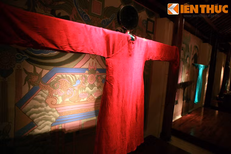 Áo dài năm thân xuất hiện từ đầu thế kỷ 19.
