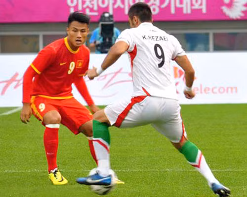 Tuyển nam U23 Việt Nam có một trận đấu hay, đầy cố gắng trước đối thủ mạnh UAE nhưng lại thiếu may mắn khi bỏ lỡ quá nhiều cơ hội.