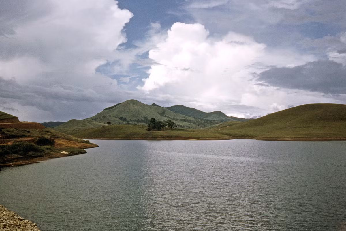 Hồ Đankia – Suối Vàng, cách Đà Lạt 20 km về phía Bắc.
