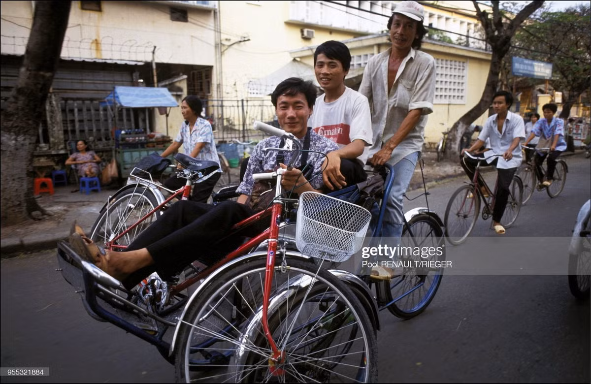 Một chuyến xích lô trên đường phố TP. HCM.