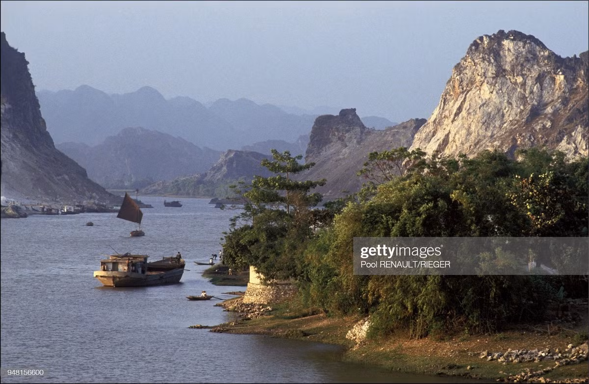 Khung cảnh non nước Ninh Bình.