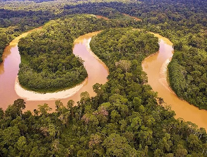 Sông Amazon chiếm một phần diện tích lớn của Nam Mỹ, trải rộng trên các lãnh thổ Brazil, Colombia và Peru. Thường được gọi là “sông biển”, nó rộng đến 48km vào mùa mưa, và tại cửa biển Atlantic (Nguồn: VOV)