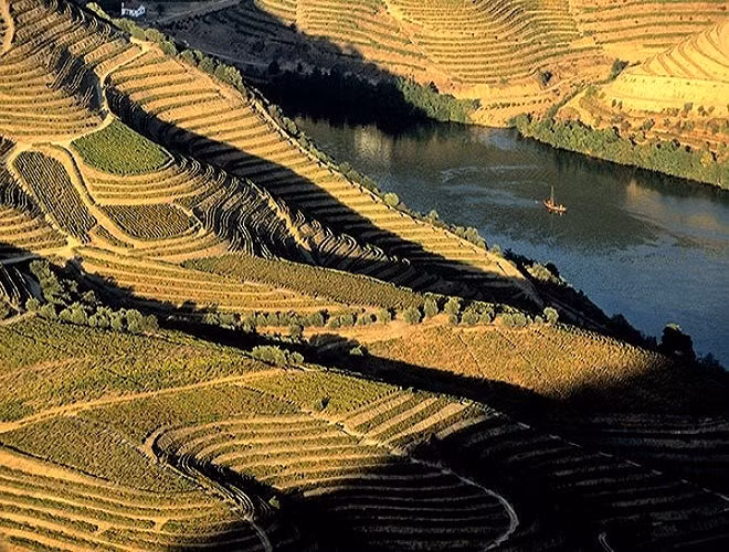 Sông Douro, nằm ở phía bắc Bồ Đào Nha