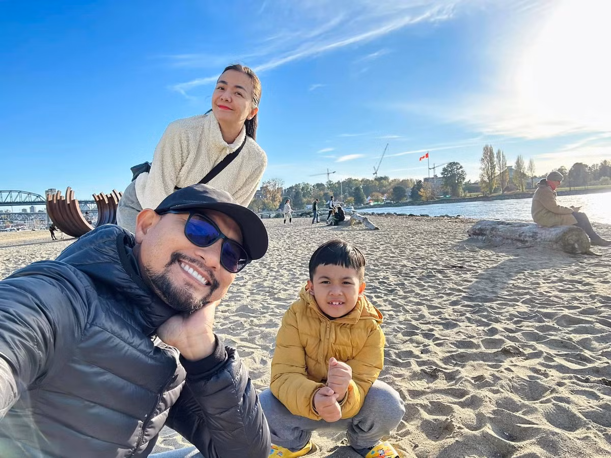 Nam diễn viên 40 tuổi vừa được phong NSƯT: Rời showbiz sang Canada - Hình 3 Nam dien vien 40 tuoi vua duoc phong NSUT: Roi showbiz sang Canada-Hinh-3