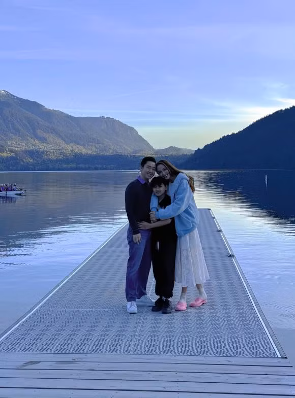Hoa hau Diem Huong khoe anh bop chan cho chong-Hinh-4