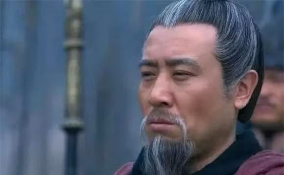 Tai sao khi Luu Bi khoi binh, mau than cua ong “bien mat“?