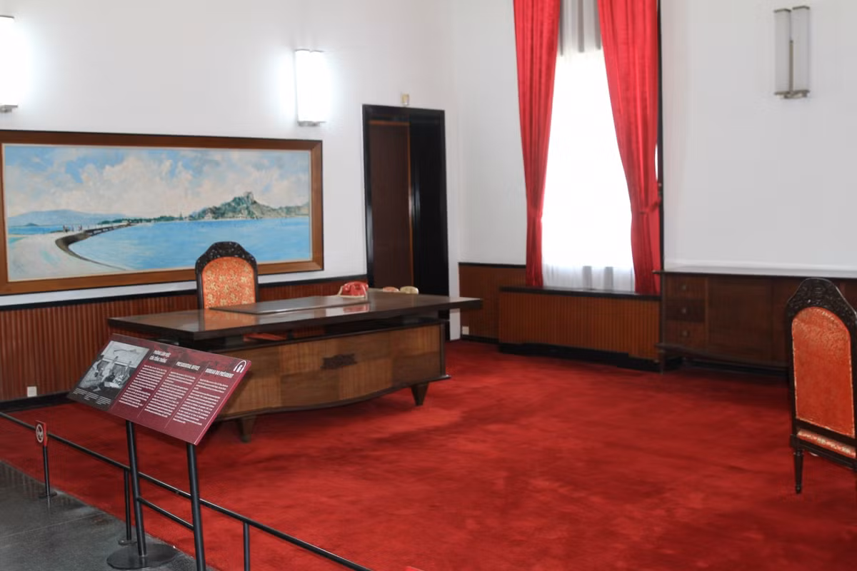 Hội trường Thống Nhất còn phát triển chương trình Khám phá Di sản dành cho trẻ em có độ tuổi từ 7 đến 15, để tìm hiểu lịch sử, văn hóa dân tộc và phát triển kỹ năng làm việc nhóm, thuyết trình và giải quyết vấn đề…