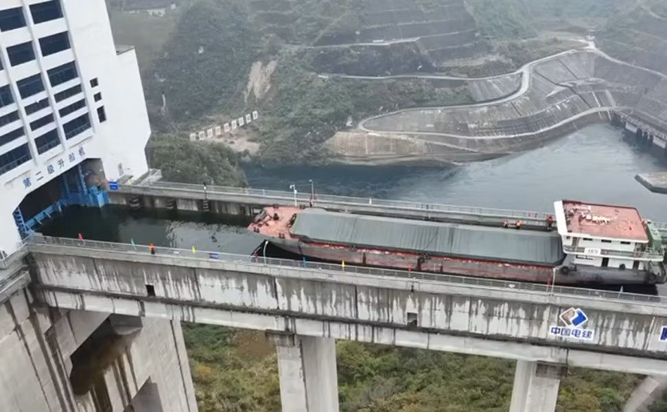 Mục đích của dự án là vận chuyển hàng hóa bằng tàu thủy từ Quý Châu đến Trùng Khánh và ngược lại qua đập nước này