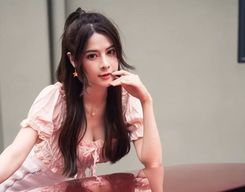 Hot girl khoe thân hình nuột nà, nhan sắc tựa tiên nữ bên xe hơi - Hình 9 Hot girl khoe than hinh nuot na, nhan sac tua tien nu ben xe hoi-Hinh-9