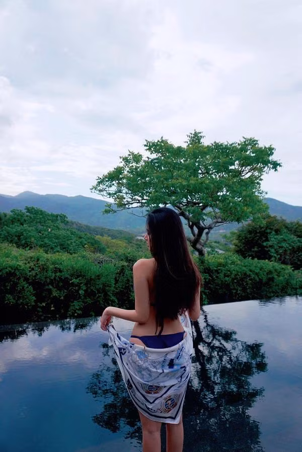 Midu chia sẻ bí quyết giảm cân, giữ dáng hoàn toàn từ các nguyên liệu thiên nhiên làm chị em vô cùng thích thú. Hóa ra, người đẹp Midu chỉ làm đẹp bằng các loại rau củ rất quen thuộc.