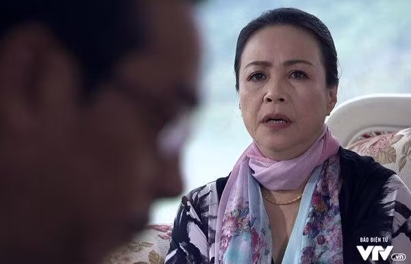 Nghệ sĩ gạo cội Hà thành những năm gần đây lại thể hiện tài năng tuyệt vời trong nghề qua phim: Thương Ngày Nắng Về, Cuộc Đời Vẫn Đẹp Sao...
