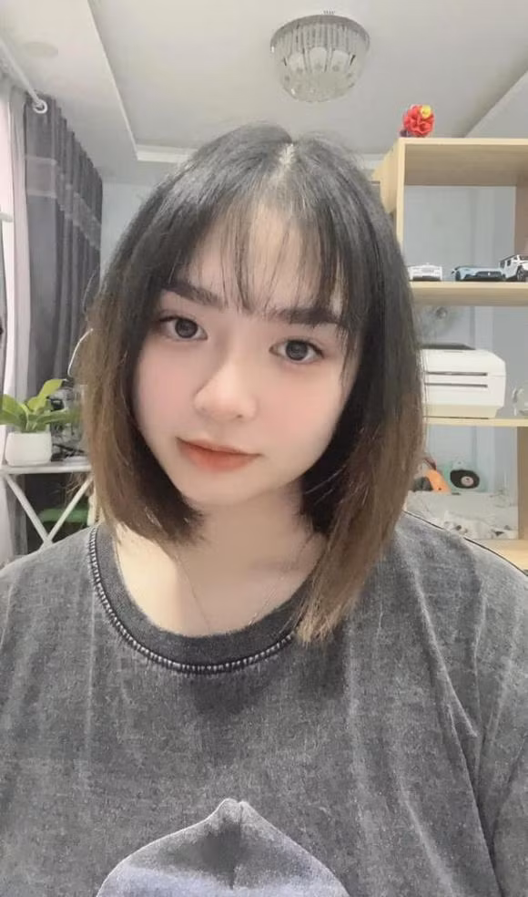 Thien Nhan lo dien voi ngoai hinh khac la gay xon xao-Hinh-3