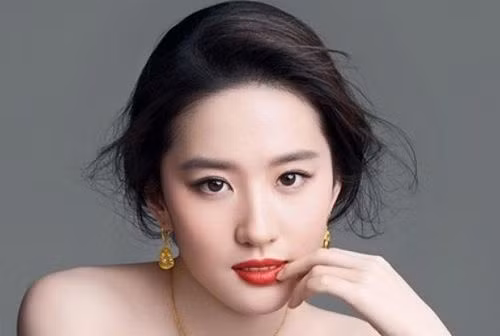 Họ cũng là những người biết tích cóp, giữ được của cải, nên càng về hậu vận càng vương giả. Khi người đàn ông lấy được kiểu phụ nữ này làm vợ là vô cùng phúc đức (*Thông tin chỉ mang tính tham khảo, chiêm nghiệm)
