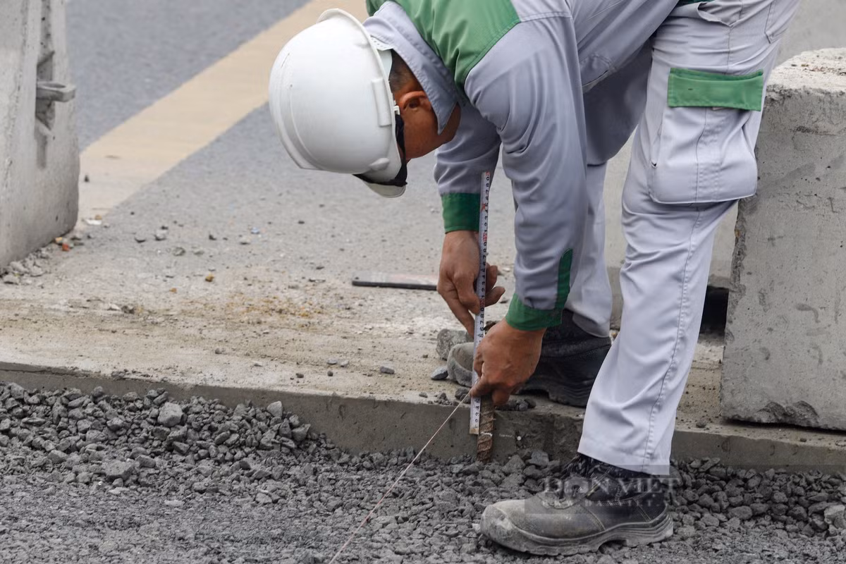 Đại diện chủ đầu tư cho biết hiện công trình đã đạt trên 80% khối lượng. Nhà thầu đang huy động lượng lớn nhân lực thi công dự án, đưa công trình hoàn thành trước 31/3/2024.