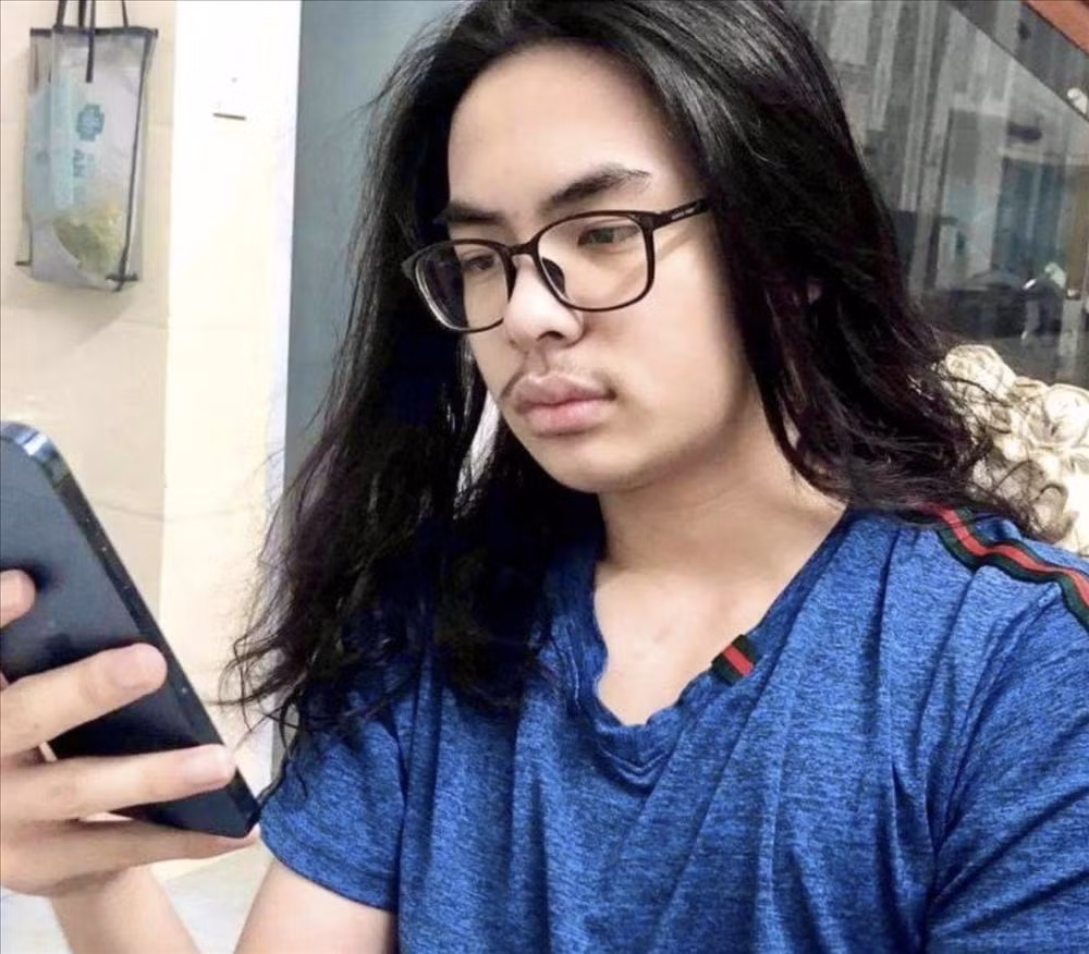 Con trai Cat Phuong gay soc voi ngoai hinh la lam, nuoi toc dai-Hinh-5