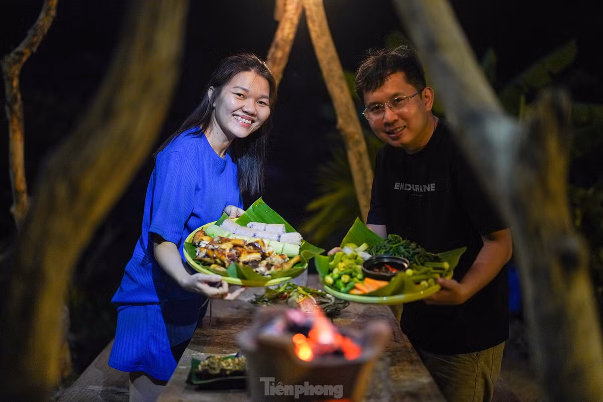 Buổi tối thưởng thức ẩm thực trên đảo Du Mục.