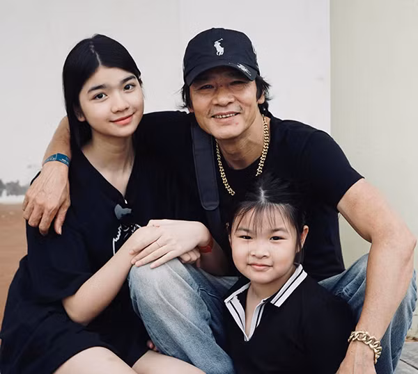 NSƯT Võ Hoài Nam hạnh phúc bên vợ thấu hiểu tâm lý chồng - Hình 6 NSUT Vo Hoai Nam hanh phuc ben vo thau hieu tam ly chong-Hinh-6