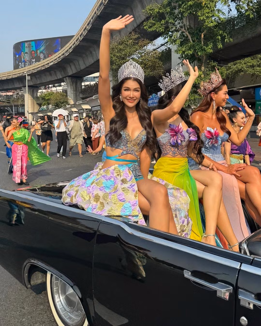 Dan hoa hau mac goi cam tai le hoi te nuoc-Hinh-3