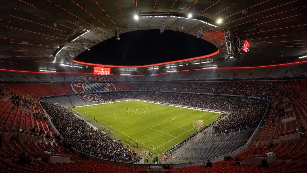 Munich Football Arena được khai trương vào năm 2005, từng là nơi diễn ra trận chung kết Champions League 2012 đáng nhớ, tổ chức một số trận đấu tại UEFA EURO 2020. Nơi diễn ra các trận đấu tại Euro 2024: Đấu trường bóng đá Munich