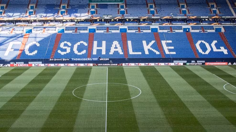 Đây là sân nhà của nhà vô địch Đức 7 lần và nhà vô địch UEFA Cup 1996/97 Schalke. Cristiano Ronaldo đã mang lại khoảnh khắc đáng nhớ cho Bồ Đào Nha trong loạt sút luân lưu thành công trước Anh tại World Cup 2006. Nơi diễn ra các trận đấu tại Euro 2024: Sân vận động AufSchalke Arena