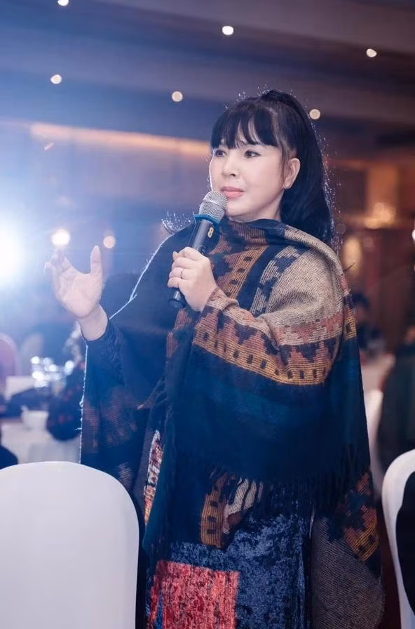 NSND tung la bieu tuong nhan sac, chong la dong nghiep hon 14 tuoi